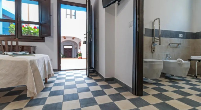 Трёхместный номер Classic Ghivine Albergo Diffuso