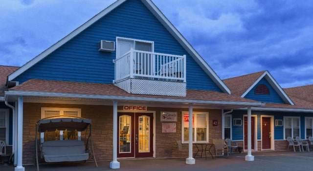 Travellers Inn Fredericton NB, Забронировать Отель Ваасис 
