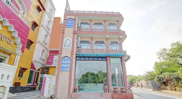 The Taj Residency by OYO Rooms, Забронировать Отель Отели Ракабгандж 3 звезды, 3*