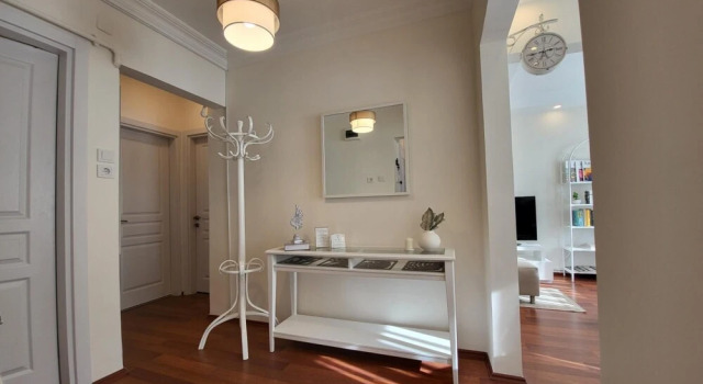 Chic Flat in Sariyer With Balcony and Sea View, Boek Hotel Sariyer 