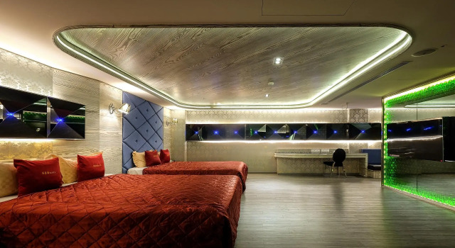 Surreal Motel- XinJhung Branch, Reservar Motel New Taipei City Taiwan