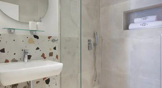 Полулюкс 9 Luxury Rooms