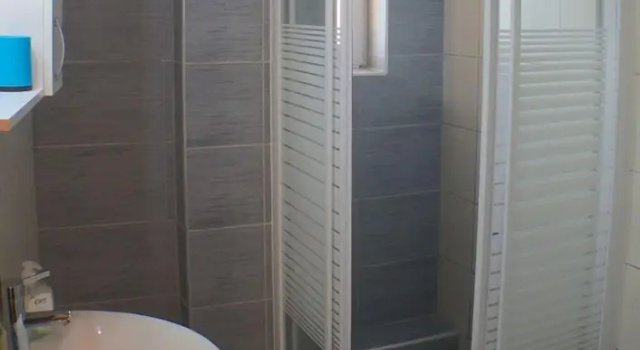 Трёхместный номер Standard с балконом и с видом на море Nikolaki Rooms