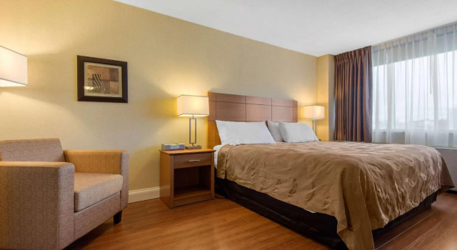 Двухместный люкс Quality Inn & Conference Centre Downtown Sudbury
