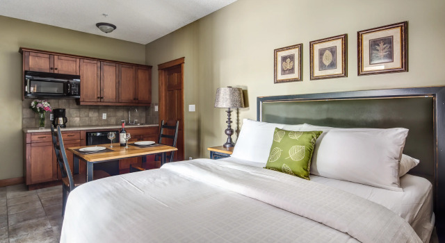 Bighorn Meadows Resort, Boek Resort Resorthotels in Brits Columbia, Resort