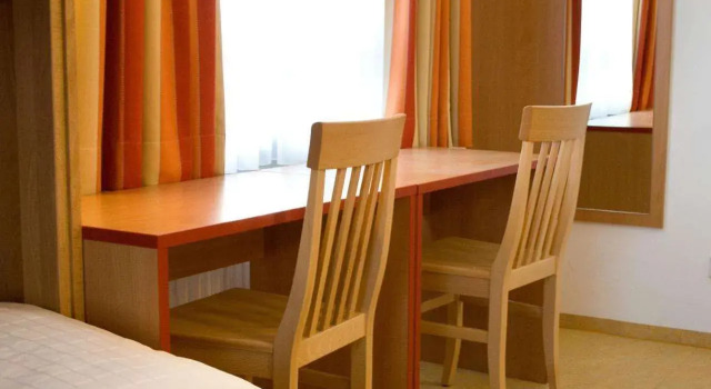 Ausbildungs-Hotel St Theresia, 予約 ホテル Neuhausen - Nymphenburg ミュンヘン