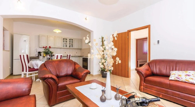 Amazing Home in Kostrena With Wifi and 2 Bedrooms, Забронировать Отель Кострена Приморско-Горанская жупания