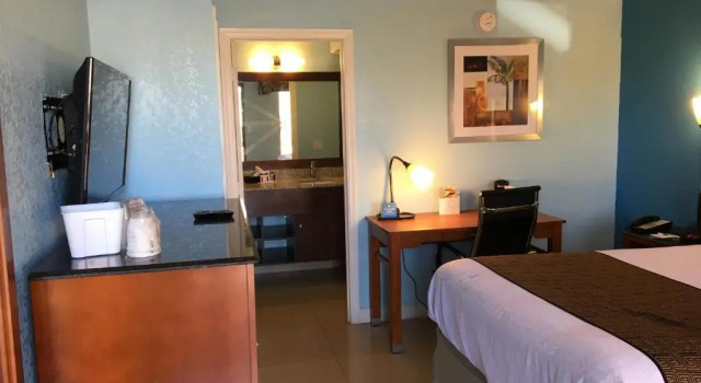 Одноместный номер Standard Days Inn by Wyndham Florida City