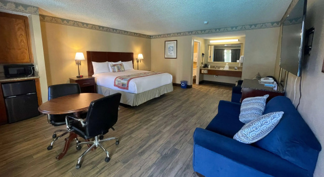 Travelodge by Wyndham Costa Mesa Newport Beach Hacienda, Забронировать Отель Ньюпорт-Бич Beach Cities Orange County