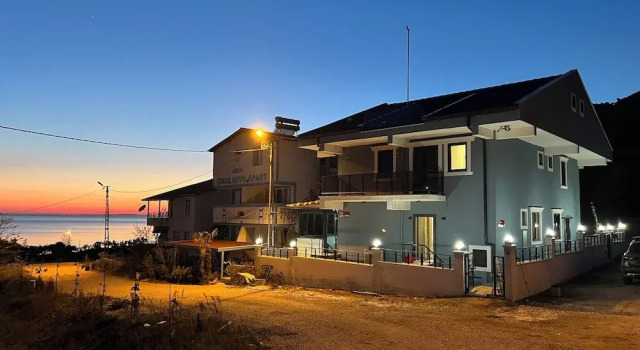 Beşer Turizm - Avşa Adası Çınar Koyu, Varaa Villa Hotellit Marmara-alue pysäköinnillä, Pysäköinti