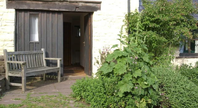 Cosy Cottage With Authentic Fireplace in the Breathtaking Duffryn Valley, Забронировать Дом для отпуска Виллы Сноудония, Вилла
