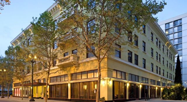 Four Points by Sheraton San Jose Downtown, Забронировать Отель Сан-Хосе Silicon Valley, рядом с Художественный музей Сан-Хосе