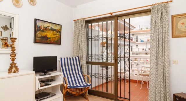 Carabeillo 13 Apartments Casasol, Забронировать Апартаменты/квартира Апартаменты Нерха, рядом с Церковь Эль-Сальвадор, Апартаменты/квартира