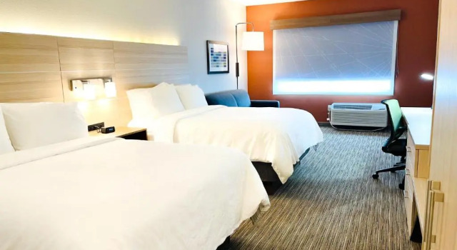 Четырёхместный люкс Holiday Inn Express & Suites Blythe by IHG