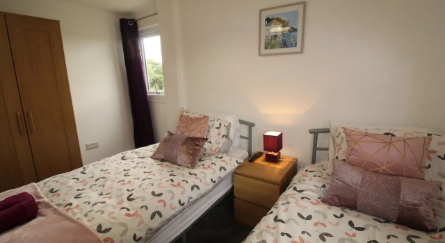 Коттедж Comfort с 4 комнатами Green Hil Apartment