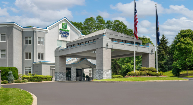 Holiday Inn Express & Suites Hawthorne Elmsford North by IHG, Book Hotel Elmsford Westchester County