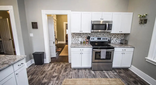 Коттедж Restored Historic 2br/1.5ba House Near Downtown