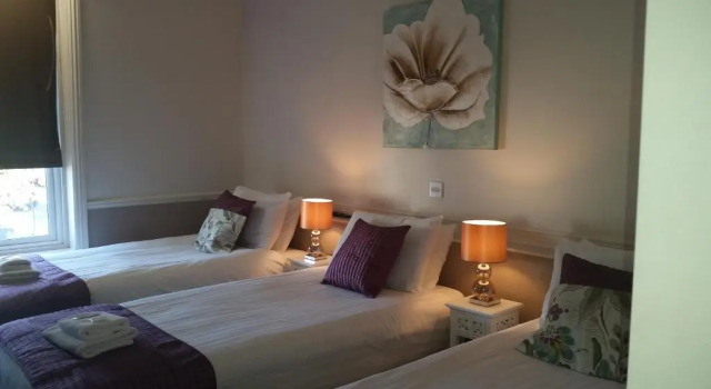 Трёхместный номер Superior Holtwhites Hotel