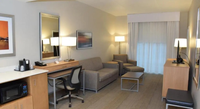 Четырёхместный номер Executive Holiday Inn Cincinnati North West Chester by IHG