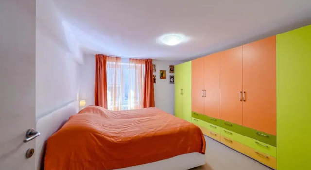 Family House, Забронировать Апартаменты/квартира Апартаменты Варацце, рядом с Туристический порт Варацце, Апартаменты/квартира