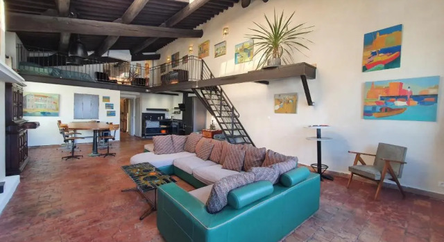 Grand Loft En Plein Coeur du Vieux-Port, Забронировать Отель Отели Марселя с парковкой, рядом с Национальный театр Марселя Ла Крие, Парковка