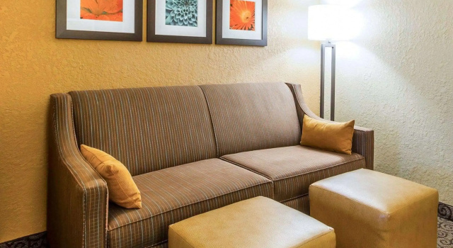 Четырёхместный люкс Comfort Suites Ramsey