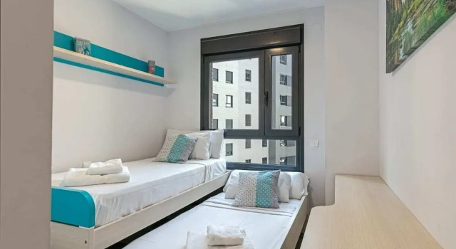 Stunning 2 Bed Apt, Sleeps 6 nr Adelfas, Varaa Hotelli Hotellit Madridin maakunta pysäköinnillä, Pysäköinti