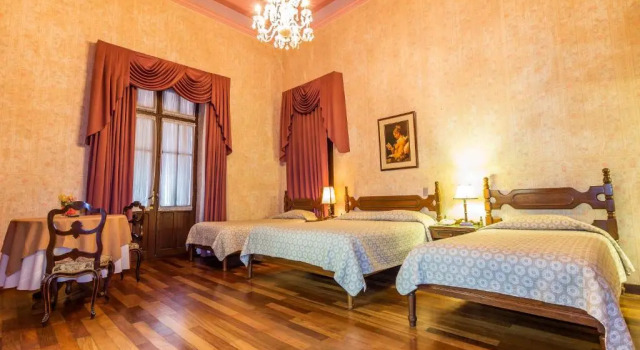 Трёхместный номер Standard Capital Plaza Hotel