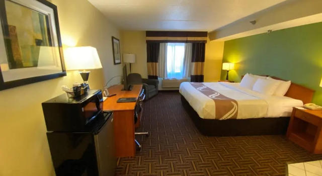 Люкс Quality Inn Bolingbrook I-55