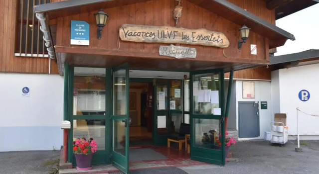 ULVF Les Essertets, Забронировать Отель Отели Пра-сюр-Арли 3 звезды, рядом с Горнолыжный подъемник Комб Нуар, 3*