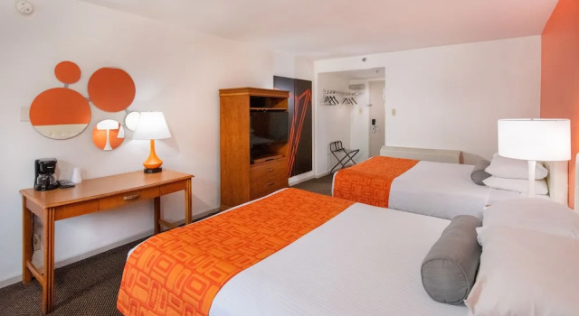 Шестиместный номер Standard Howard Johnson by Wyndham Atlantic City
