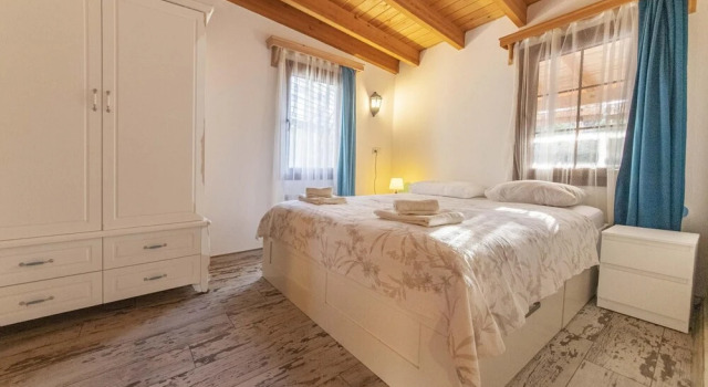 Invigorating Home Surrounded by Nature in Gumusluk, Rezerwuj Hotel Gumusluk 