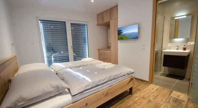 Superb Alpine Lodges Zell am See 6-8pax
