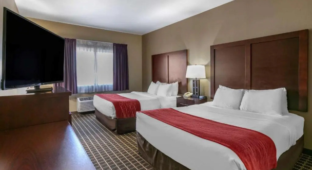 Четырёхместный номер Standard с видом на горы Comfort Inn Fort Collins North
