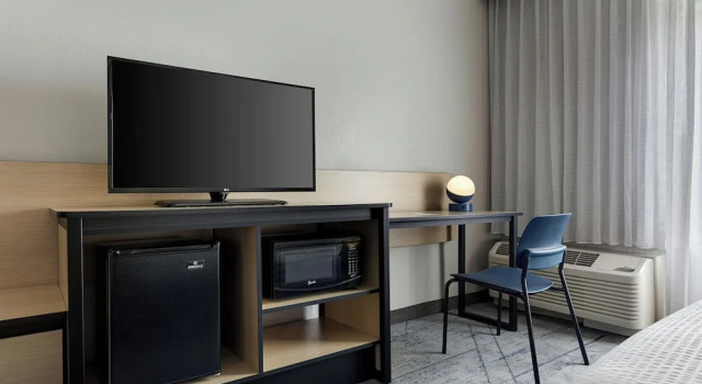 Четырёхместный номер Standard City Express by Marriott Houston Intercontinental Airport