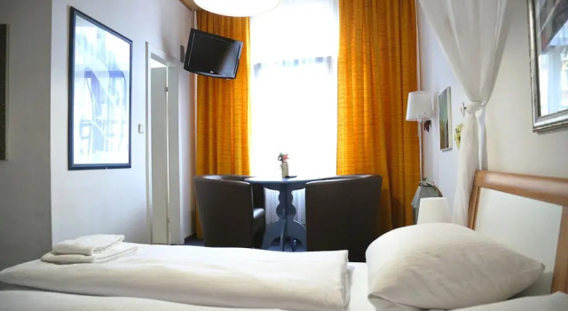 City Hotel Hunsrücker Hof, Забронировать Отель Отели Боппард с завтраком, рядом с Руины древнеримского форта Бодобрика, Завтраки