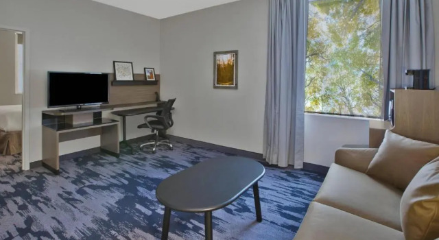 Двухместный люкс c 1 комнатой Fairfield Inn & Suites by Marriott Milwaukee Downtown