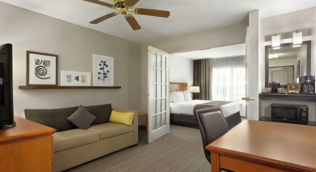 Двухместный люкс Country Inn & Suites by Radisson, Columbus Airport, OH