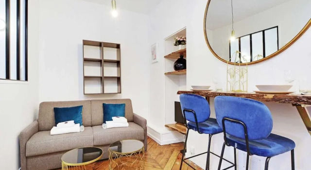 Апартаменты Chic Apartment in Paris for Couple