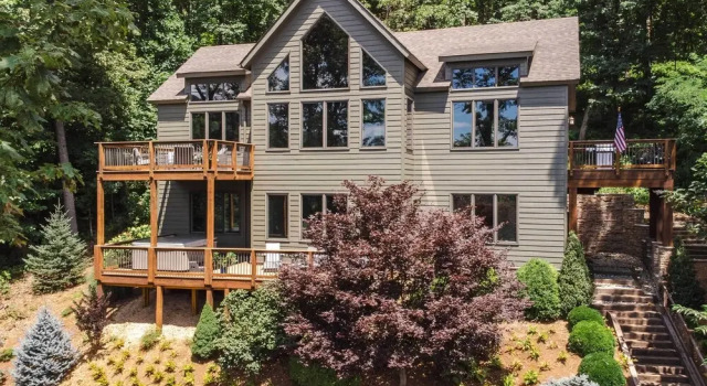 Коттедж Grand Chalet w/ Hot Tub - Near Wintergreen Resort