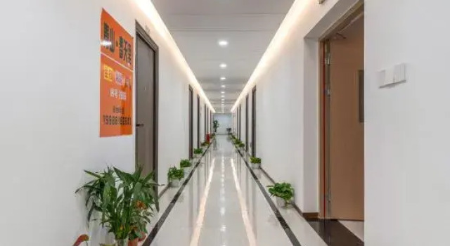 Qingshan Spring Inn(Hande Building, Nanning Sports Center Branch), Rezerwuj Hotel Hotele w Nanning z parkingiem, Parking