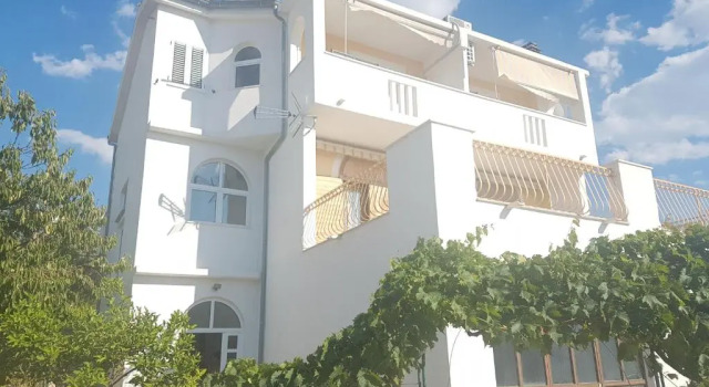 Апартаменты с 2 комнатами с балконом и с видом на море Apartments Goja