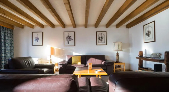 Apartment Diure 222, Prenota Appartamento Hotel a Canton Vallese con parcheggio, Parcheggio
