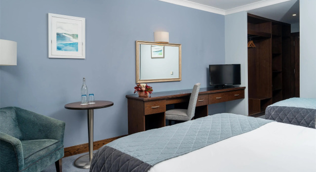 Трёхместный номер Standard Cavan Crystal Hotel