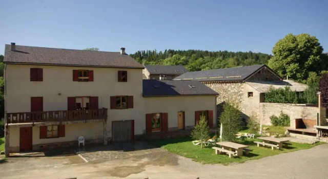 Lupin, Rezervați Hotel Formigueres Pyrénées-Orientales