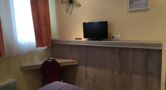 Hotel & Restaurant Le Cardinal, Забронировать Отель Отели Соммы с завтраком, Завтраки