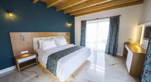 Blanca Beach Hotel