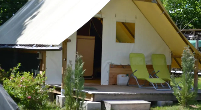 Chambres et cabanes de la Louvière, Réserver Hôtel Le Clerjus 