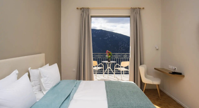 2 Bedrooms Suite with sea view V Hotel Delphi