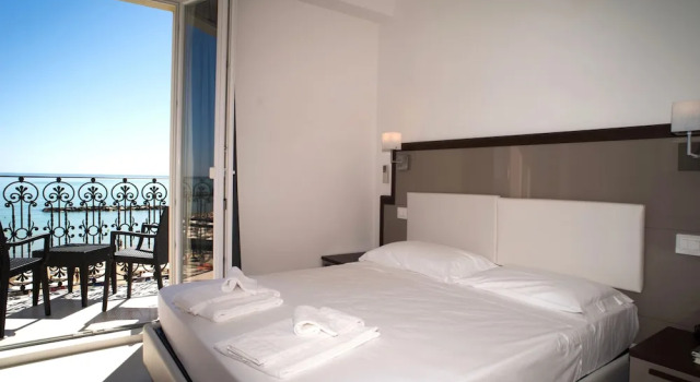 Четырёхместный номер Deluxe с видом на море Hotel Baia Marina